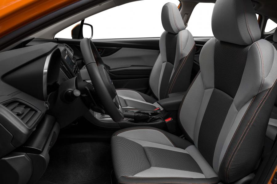 Интерьер Subaru Crosstrek 2017 года  (фото 23 из 73)